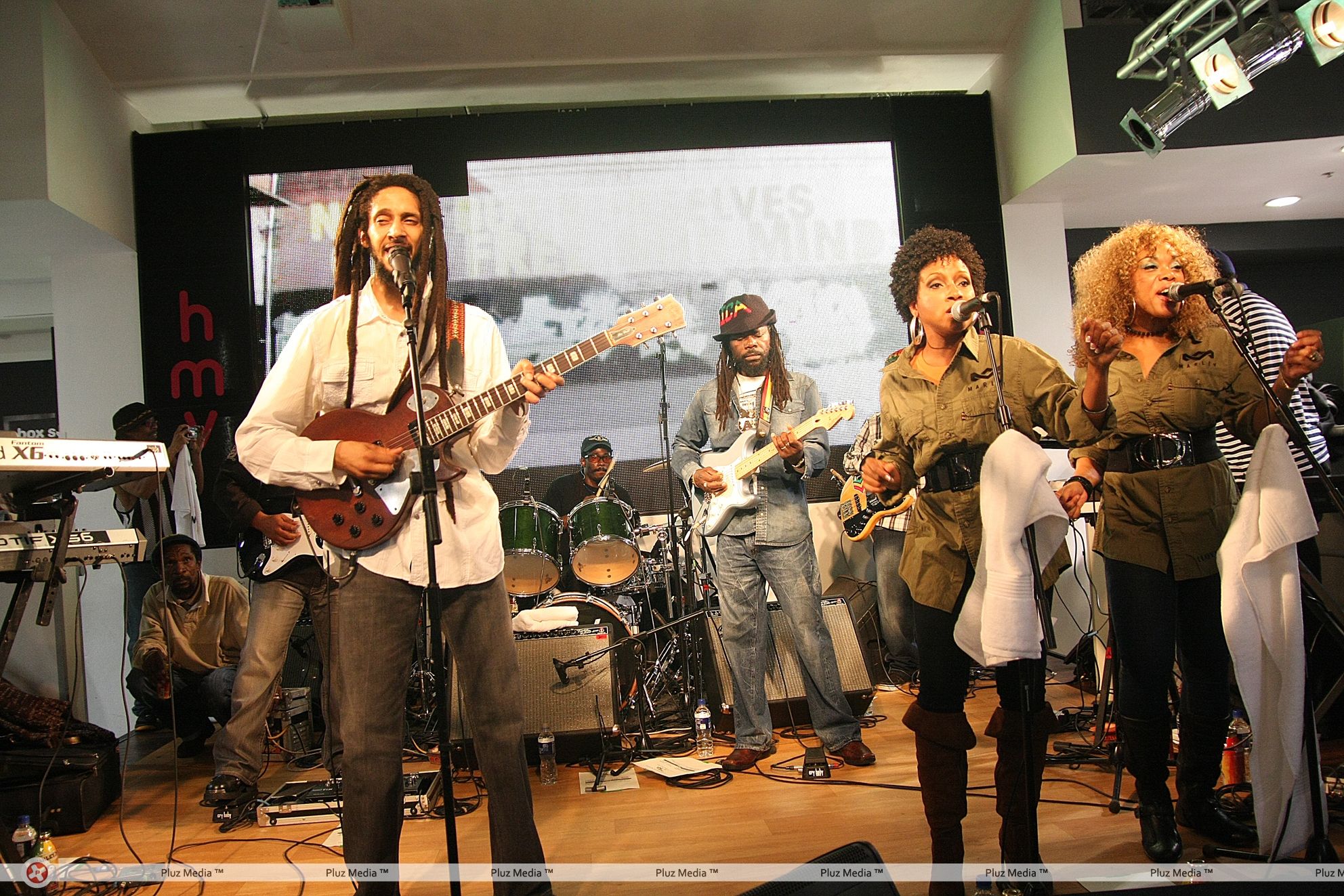 Julian Marley Performing live to promote the new range of headphones | Picture 112599